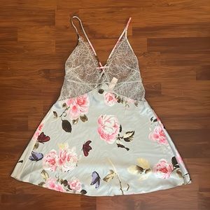 Victoria Secret Lingerie Slip